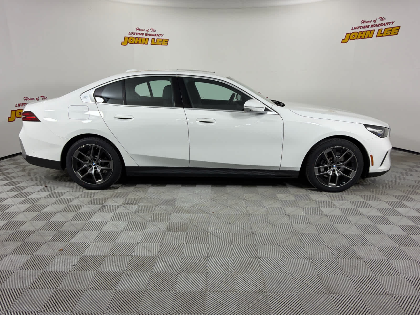 2026 BMW 530i 530i