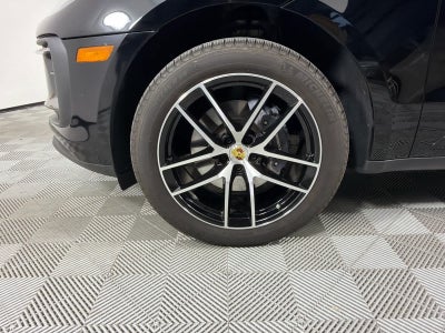 2025 Porsche Macan AWD