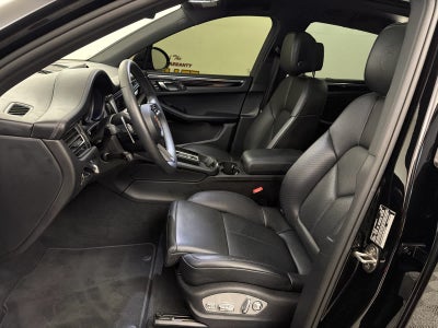 2025 Porsche Macan AWD