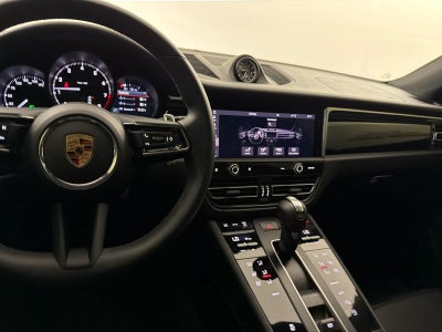 2025 Porsche Macan AWD