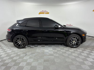 2025 Porsche Macan AWD
