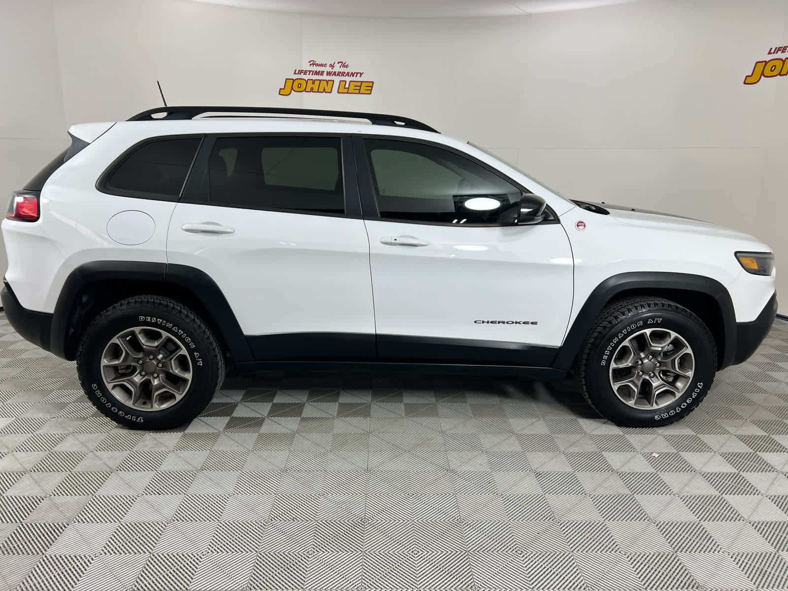 2022 Jeep Cherokee Trailhawk