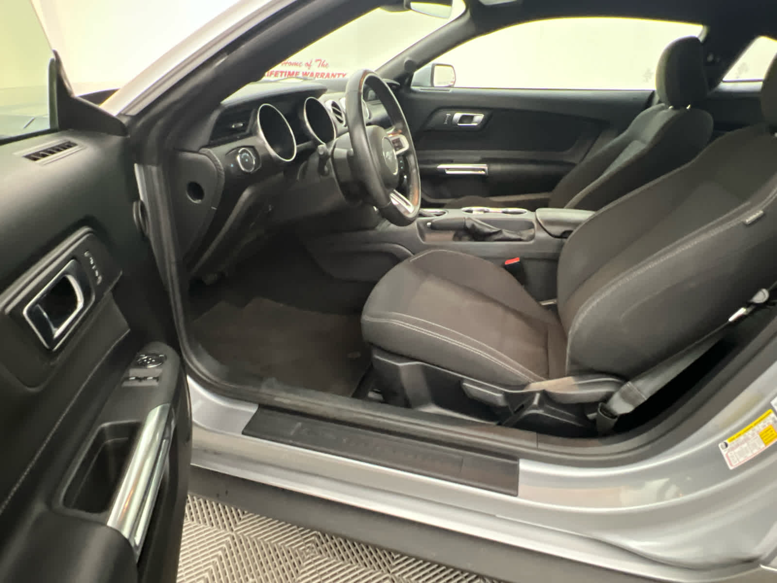 2021 Ford Mustang EcoBoost