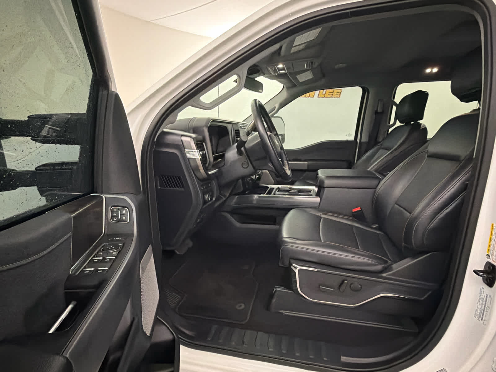 2024 Ford Super Duty F-250 Pickup LARIAT
