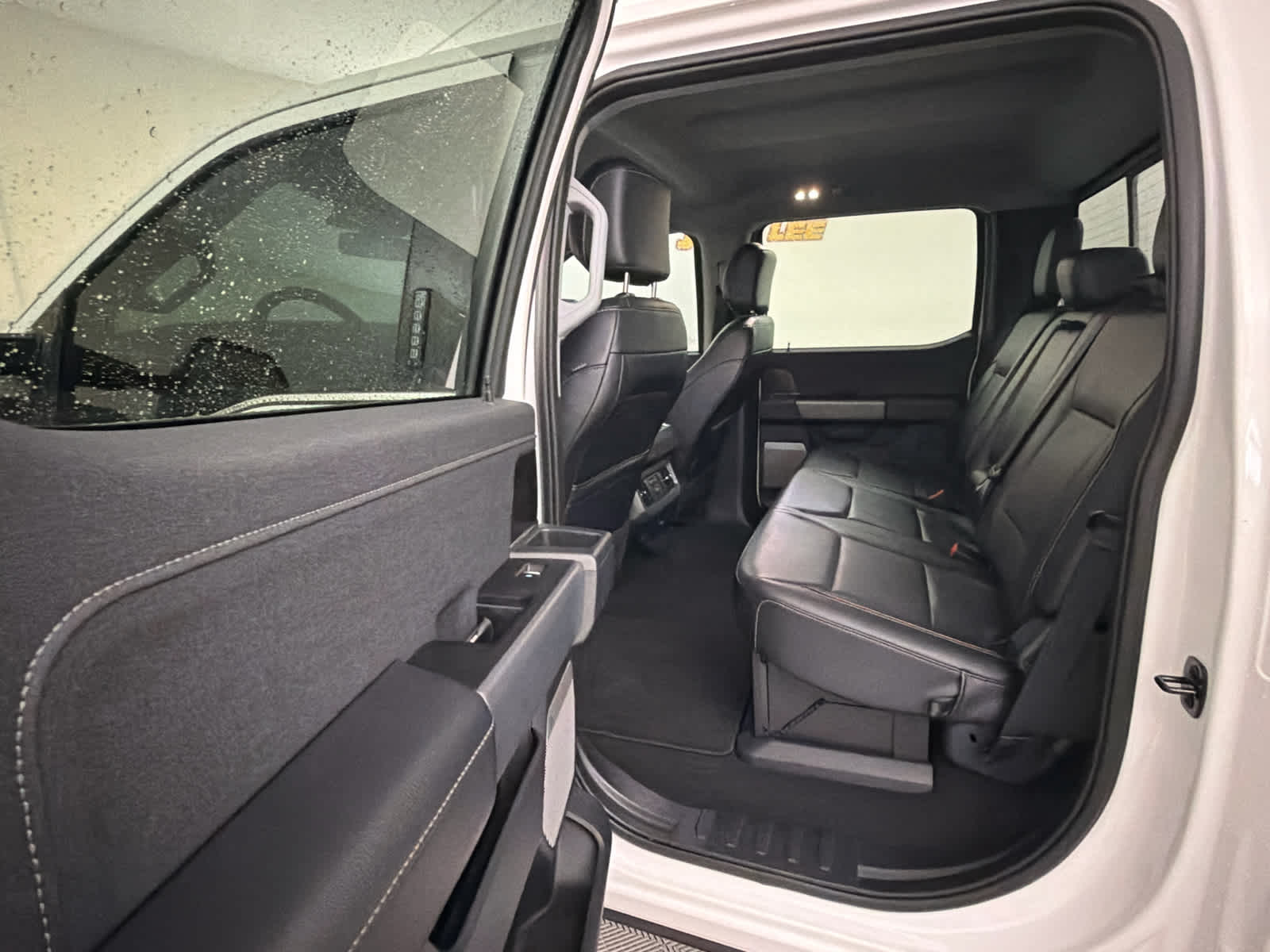 2024 Ford Super Duty F-250 Pickup LARIAT
