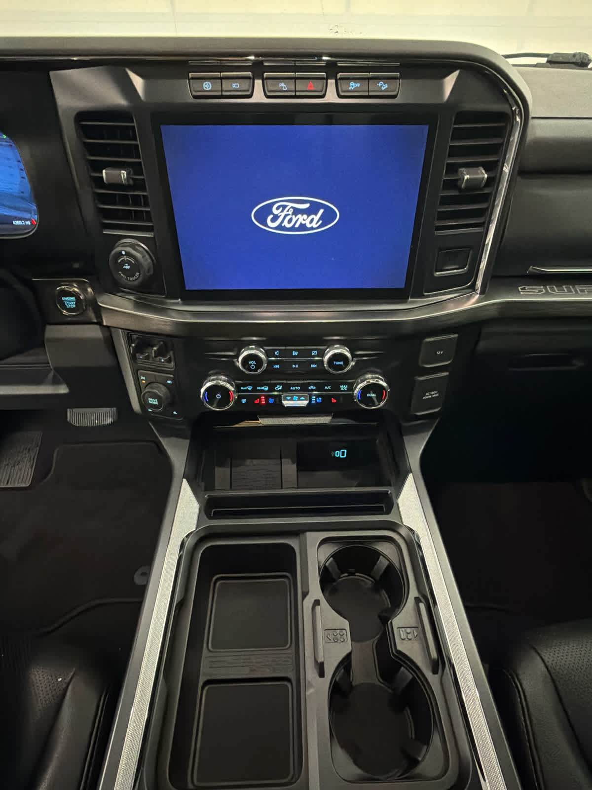 2024 Ford Super Duty F-250 Pickup LARIAT
