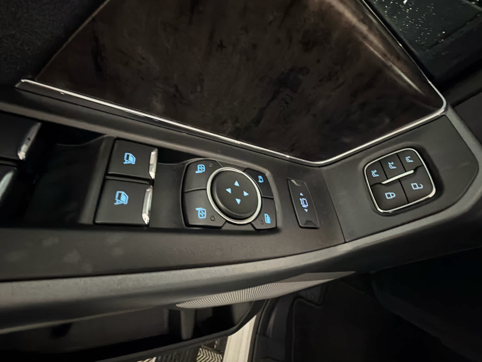 2024 Ford Super Duty F-250 Pickup LARIAT