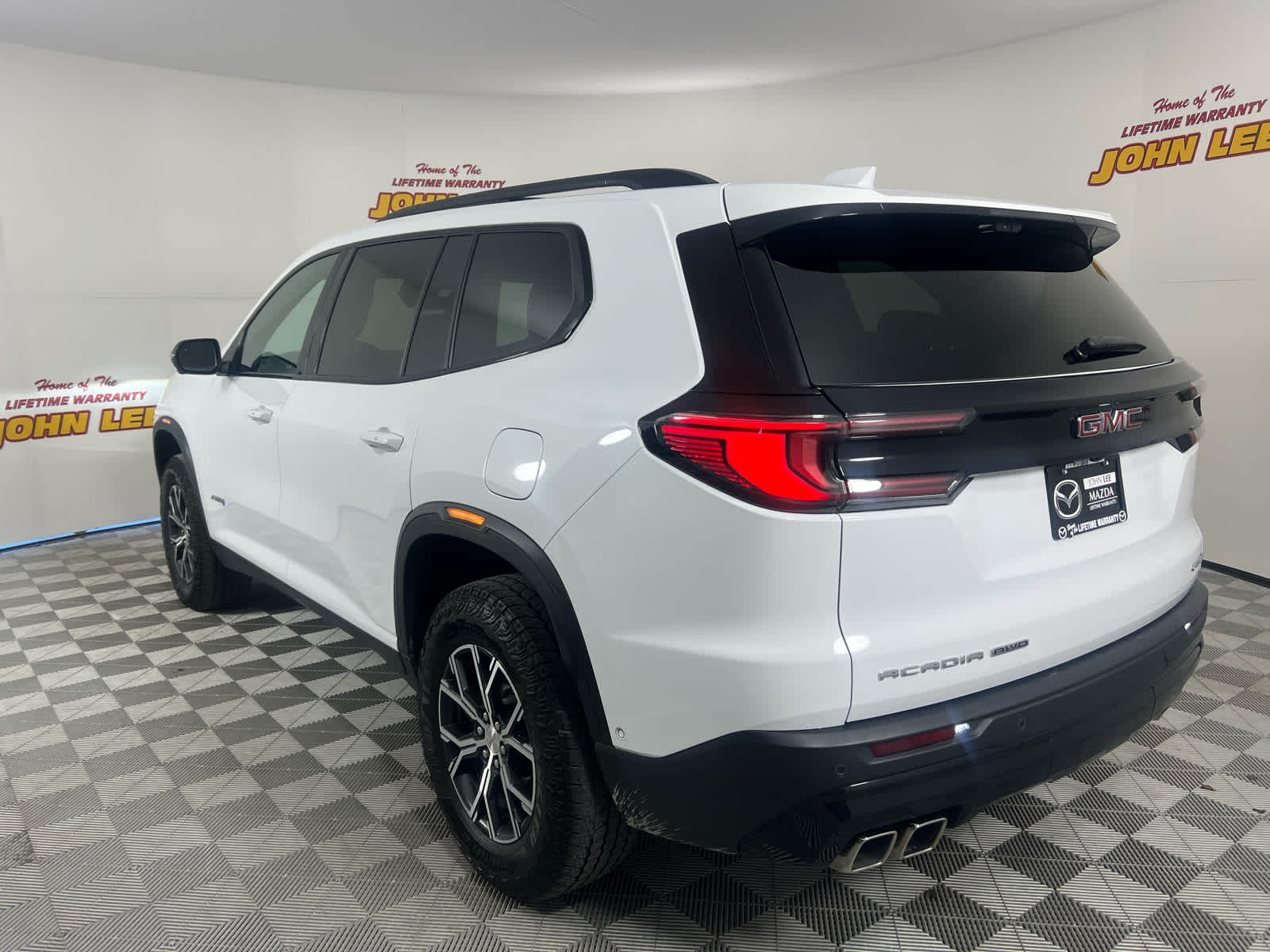2024 GMC Acadia AWD AT4