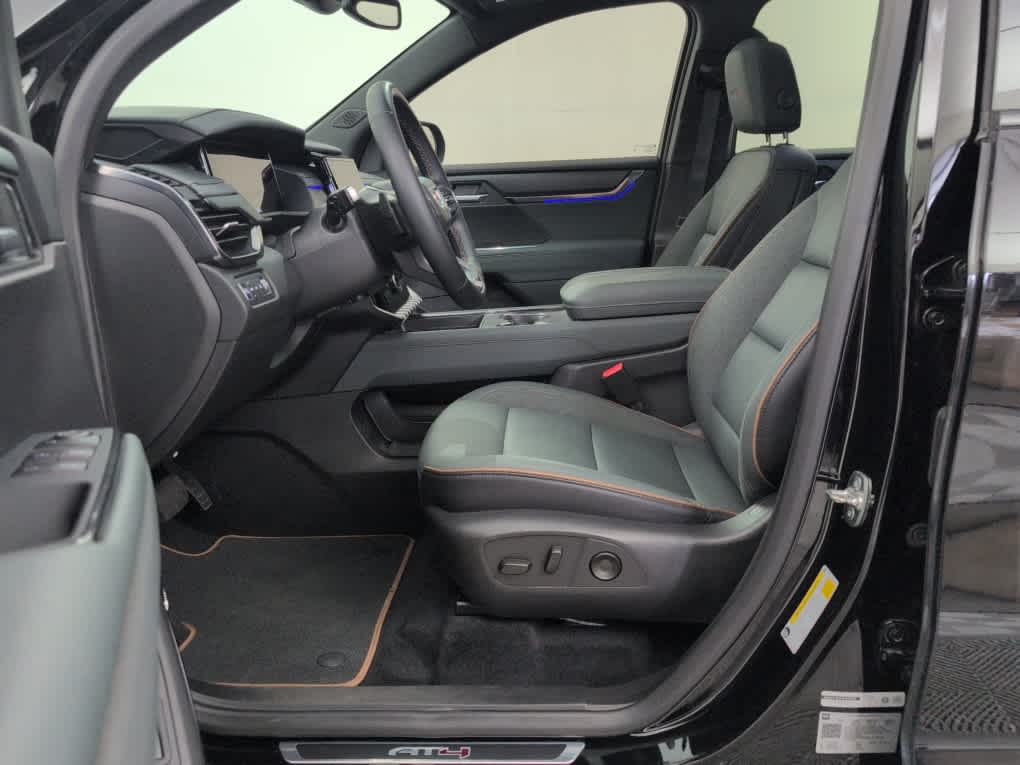 2025 GMC Acadia AWD AT4