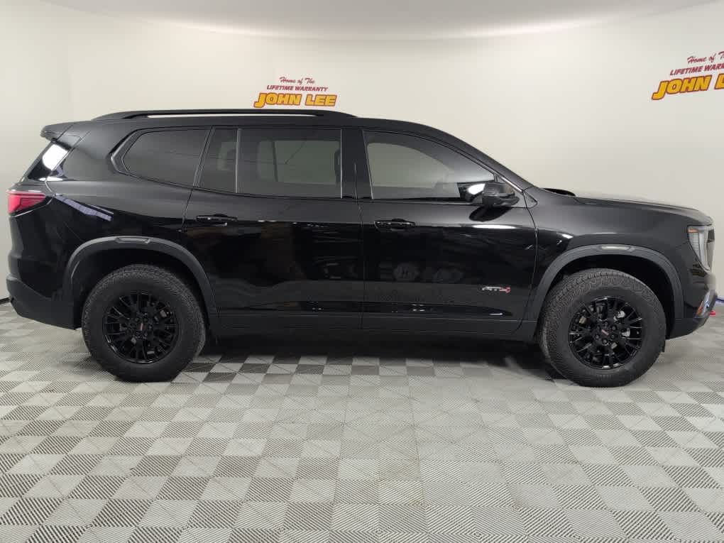 2025 GMC Acadia AWD AT4