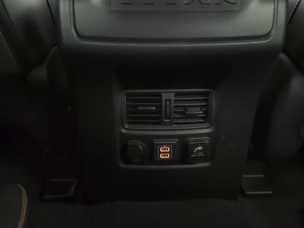 2024 Nissan Titan XD SV