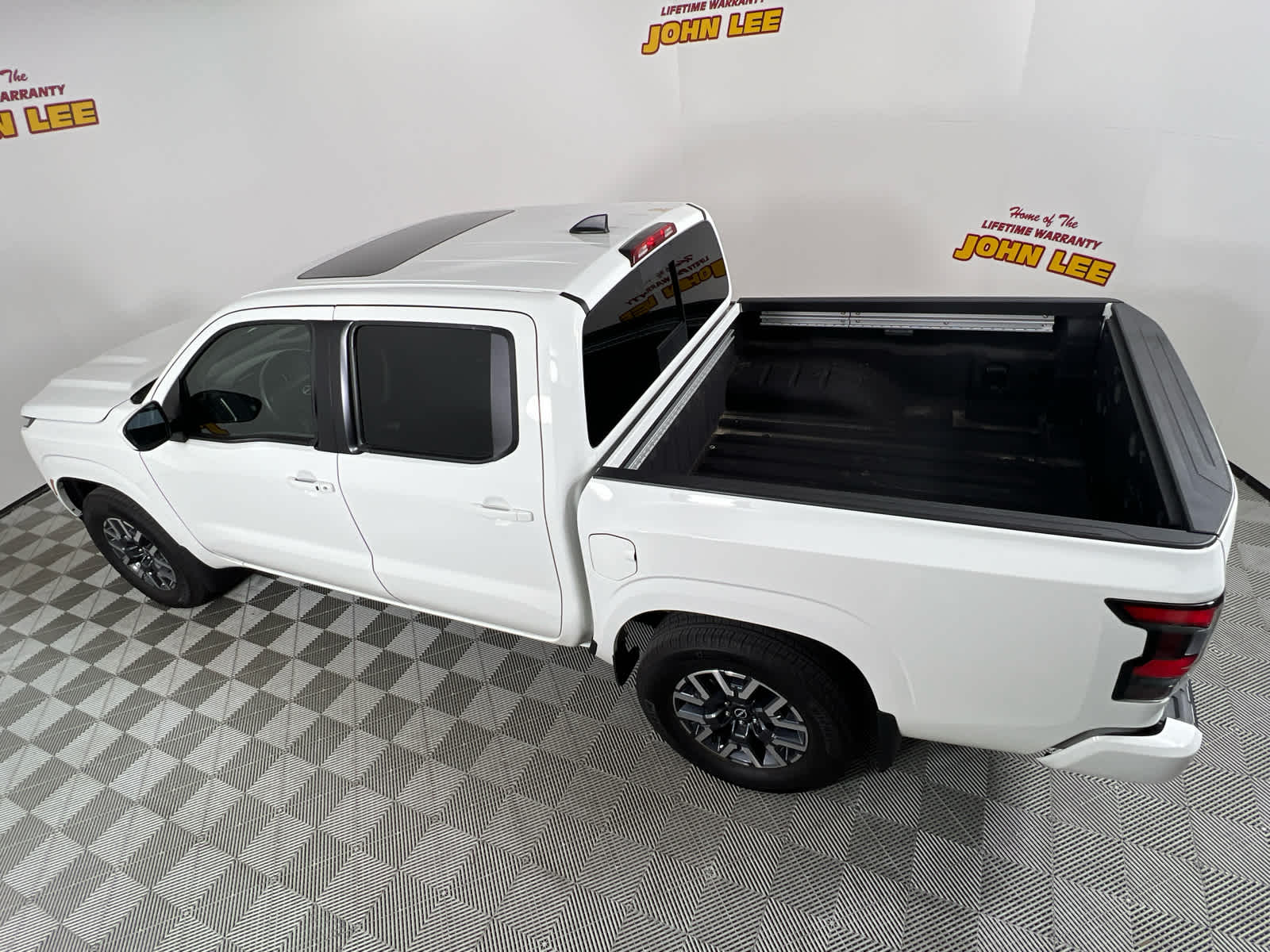 2024 Nissan Frontier SL