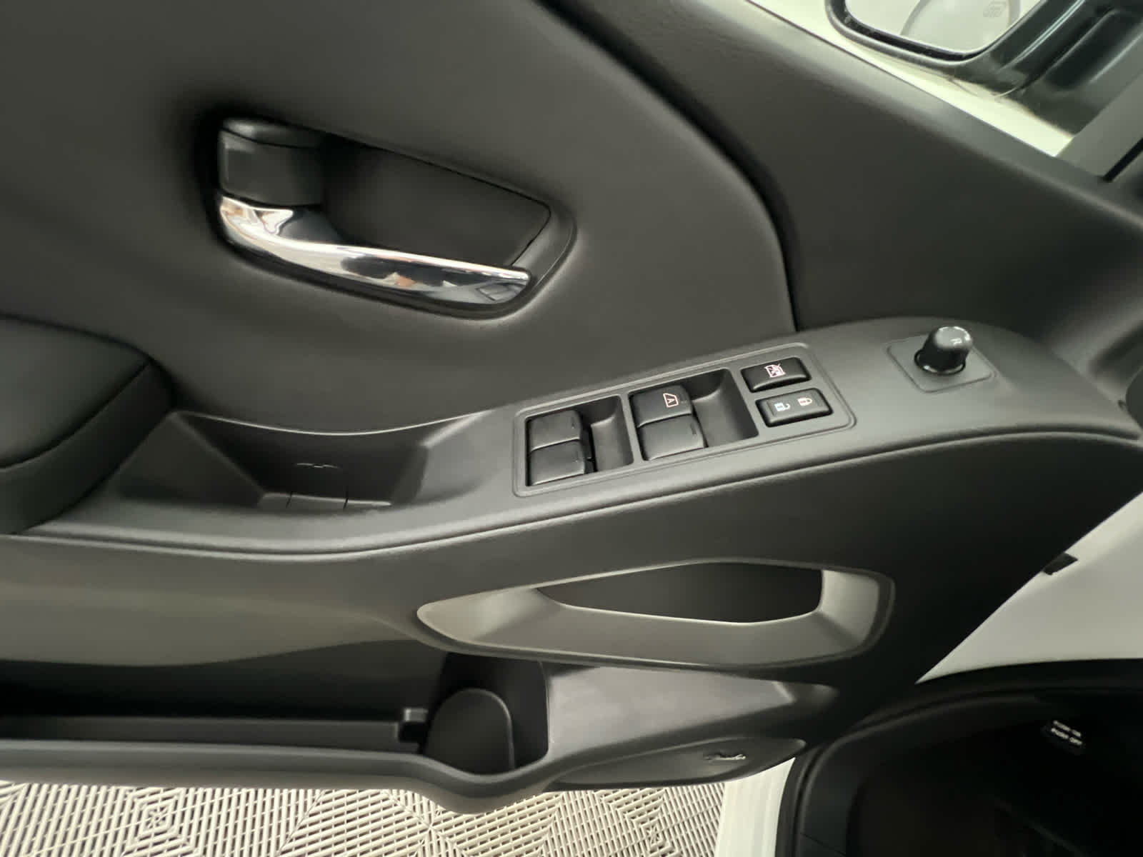 2024 Nissan Frontier SL