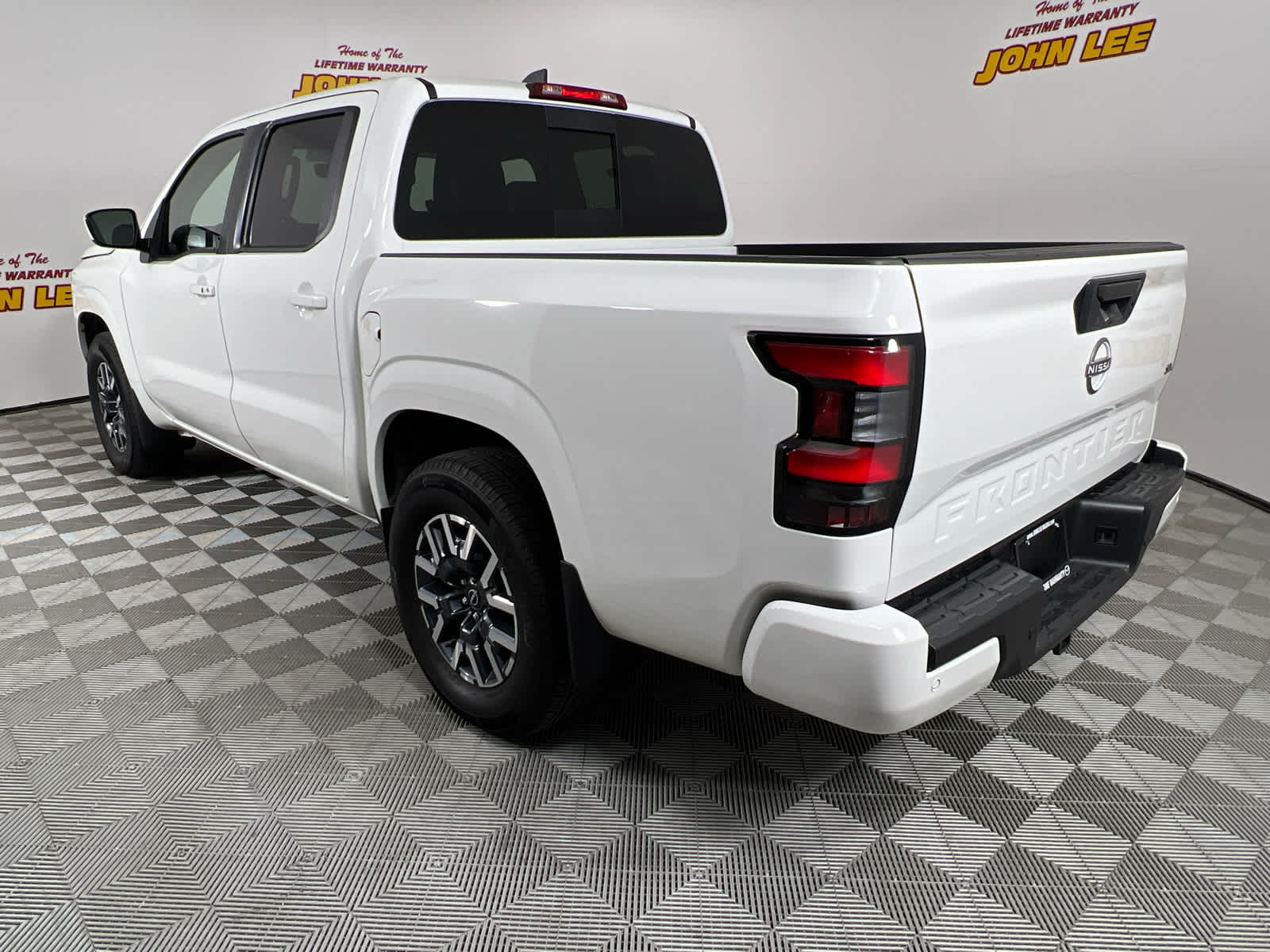 2024 Nissan Frontier SL