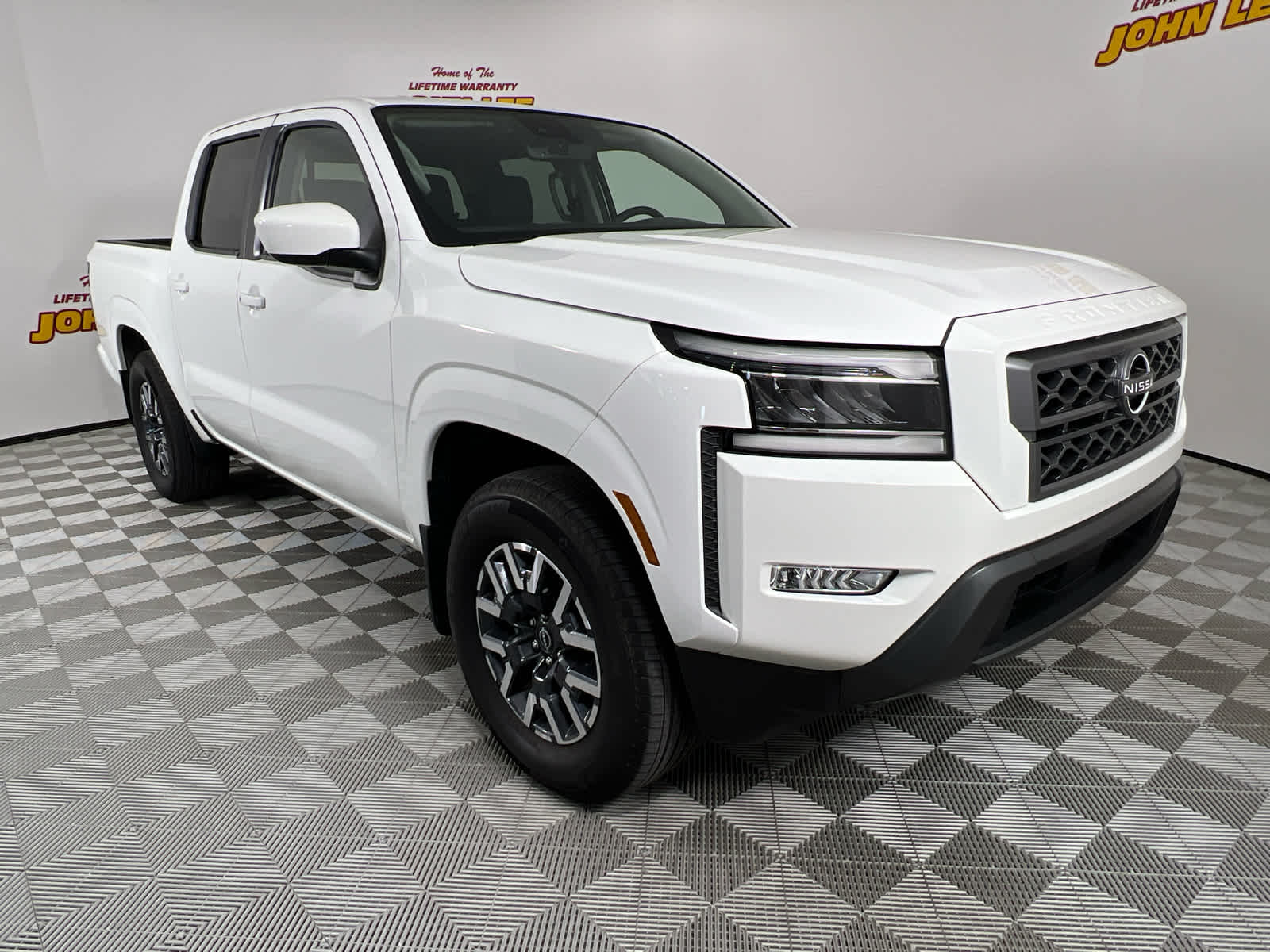 2024 Nissan Frontier SL