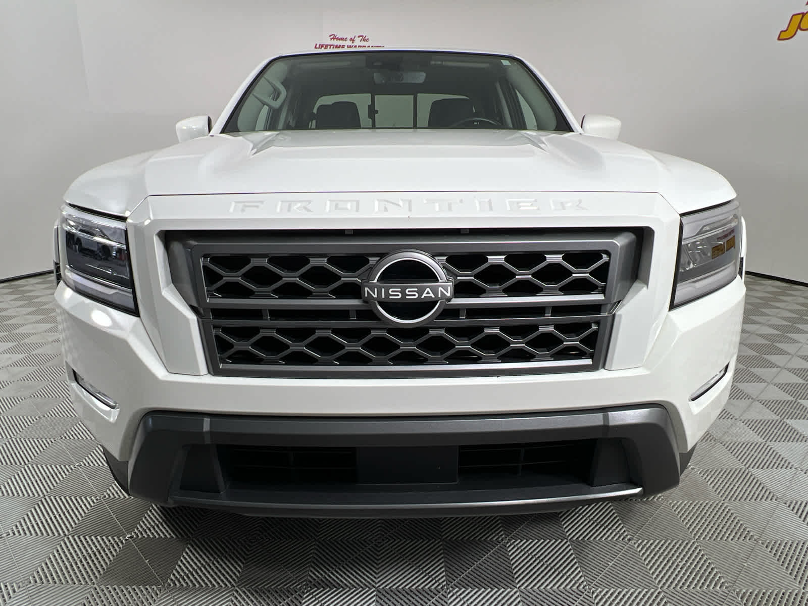 2024 Nissan Frontier SL