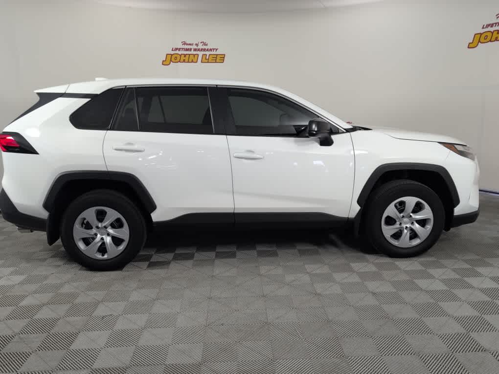 2025 Toyota RAV4 LE
