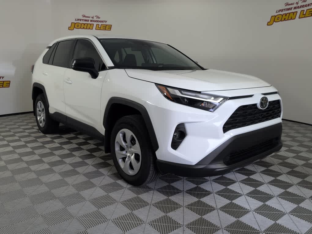2025 Toyota RAV4 LE