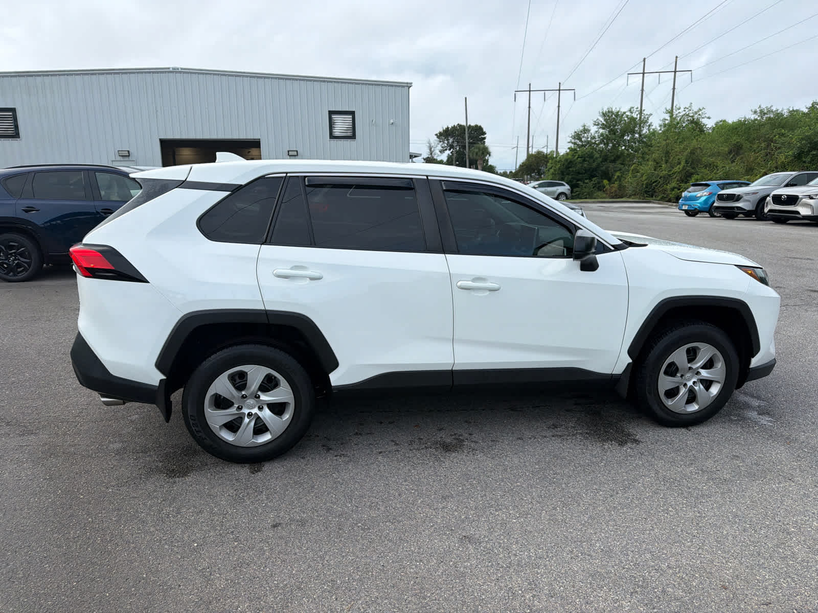2024 Toyota RAV4 LE