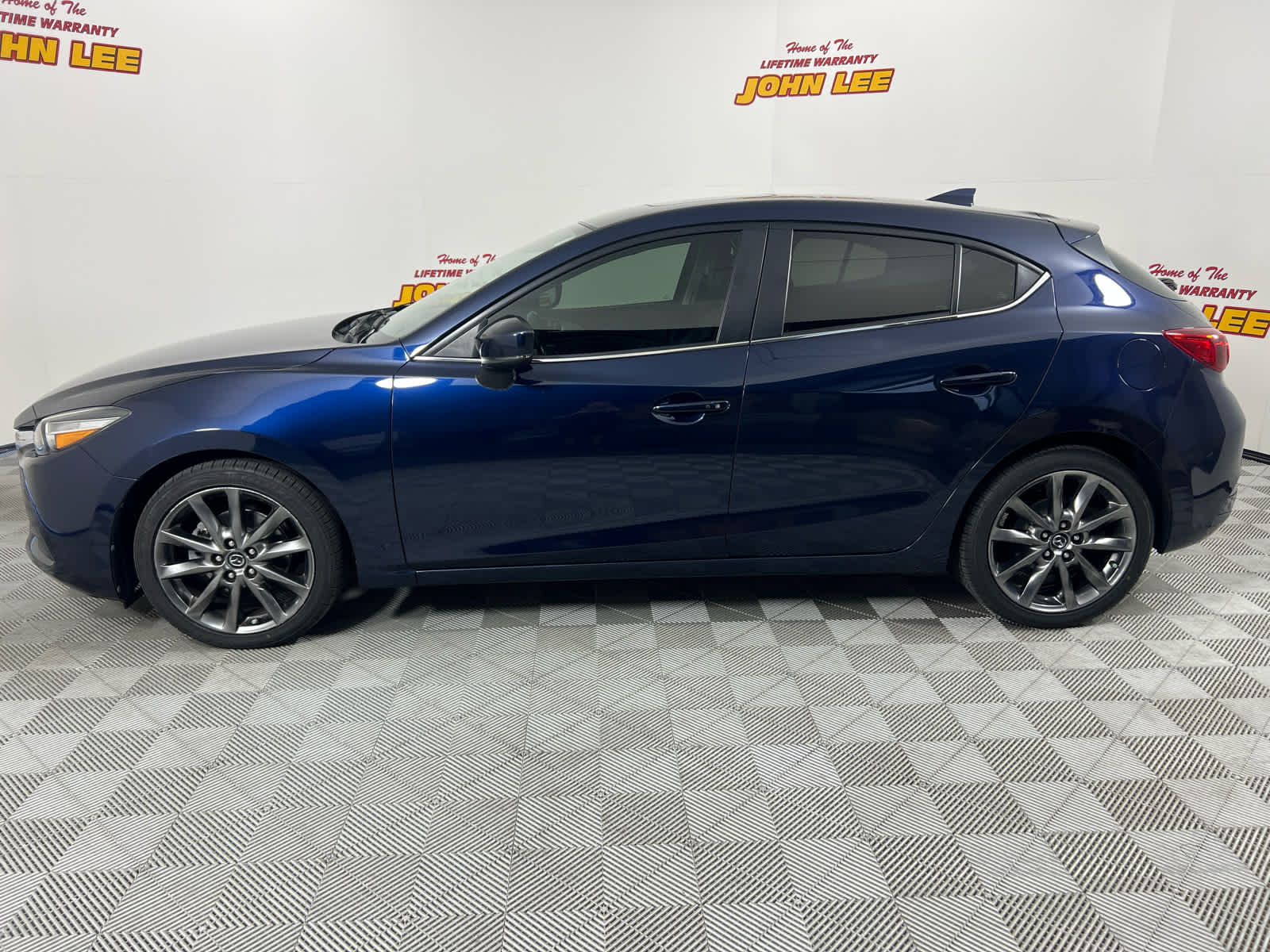 2018 Mazda Mazda3 5-Door Touring