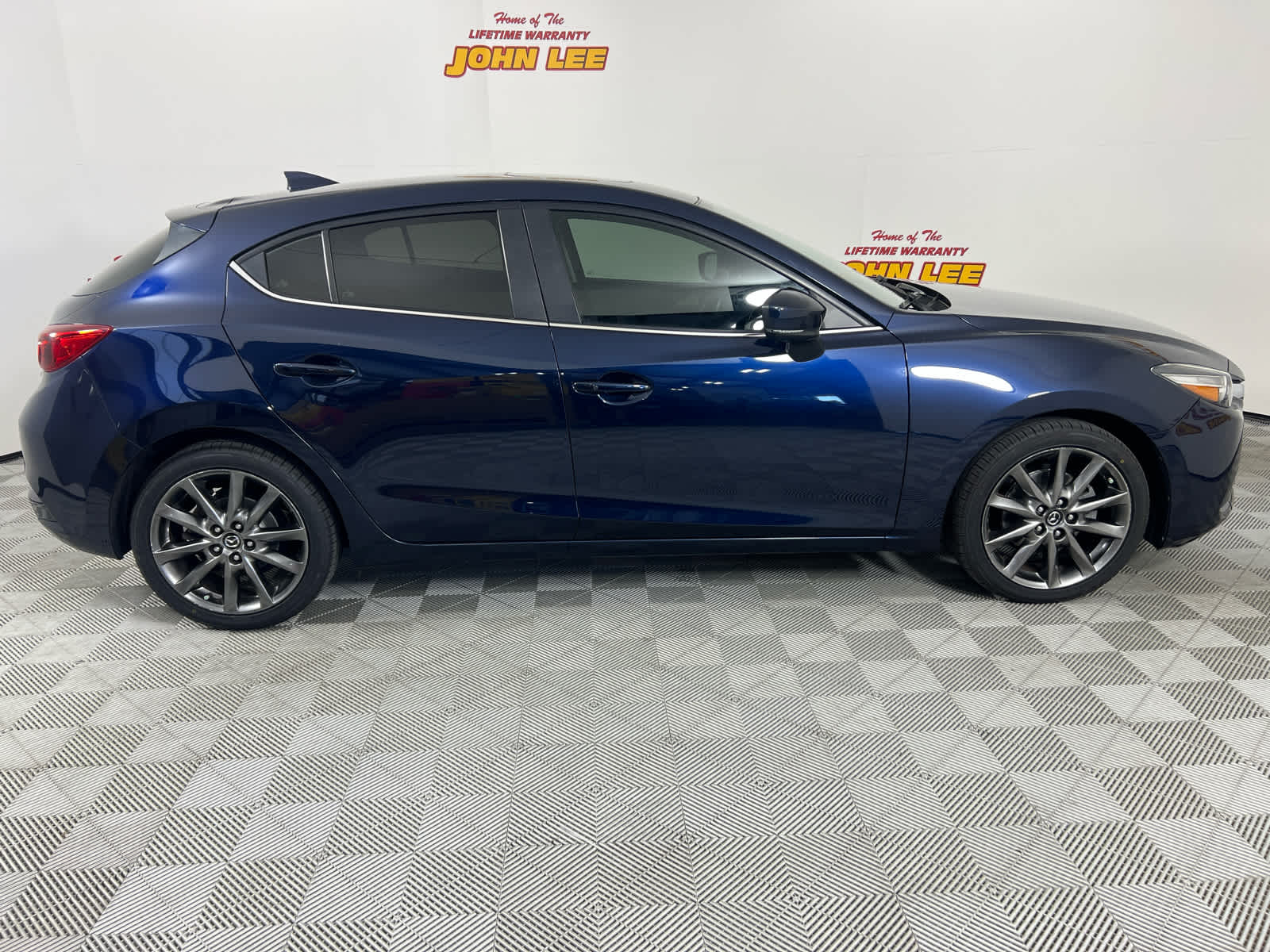 2018 Mazda Mazda3 5-Door Touring