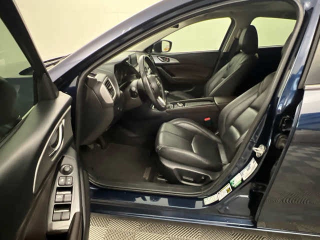 2018 Mazda Mazda3 5-Door Touring