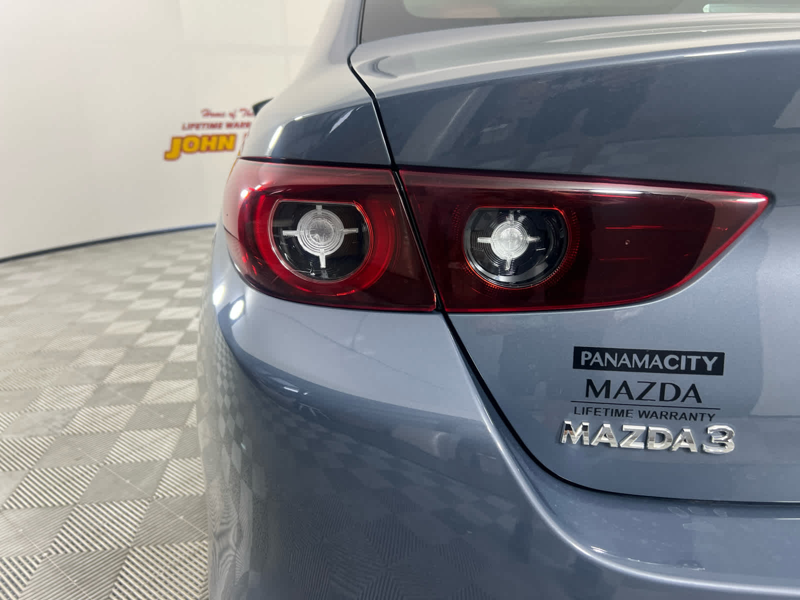 2022 Mazda Mazda3 Sedan Carbon Edition