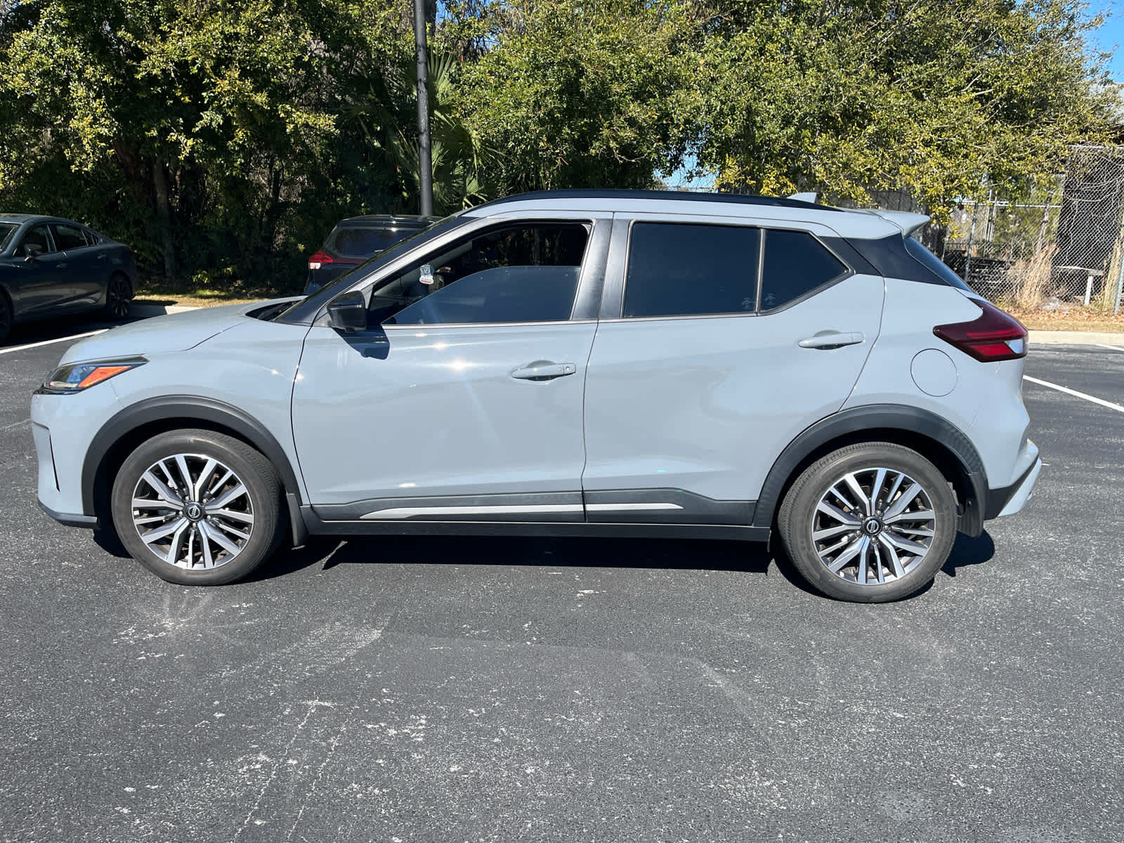 2021 Nissan Kicks SR