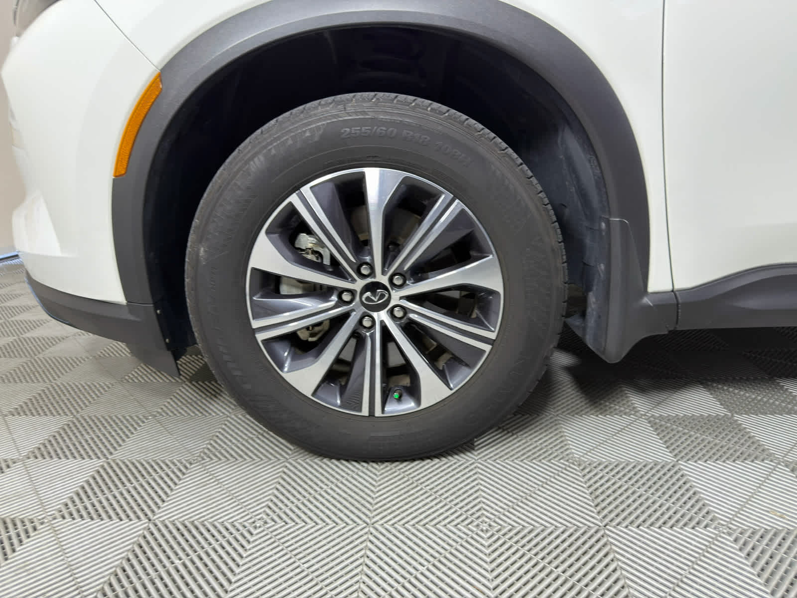 2023 INFINITI QX60 PURE