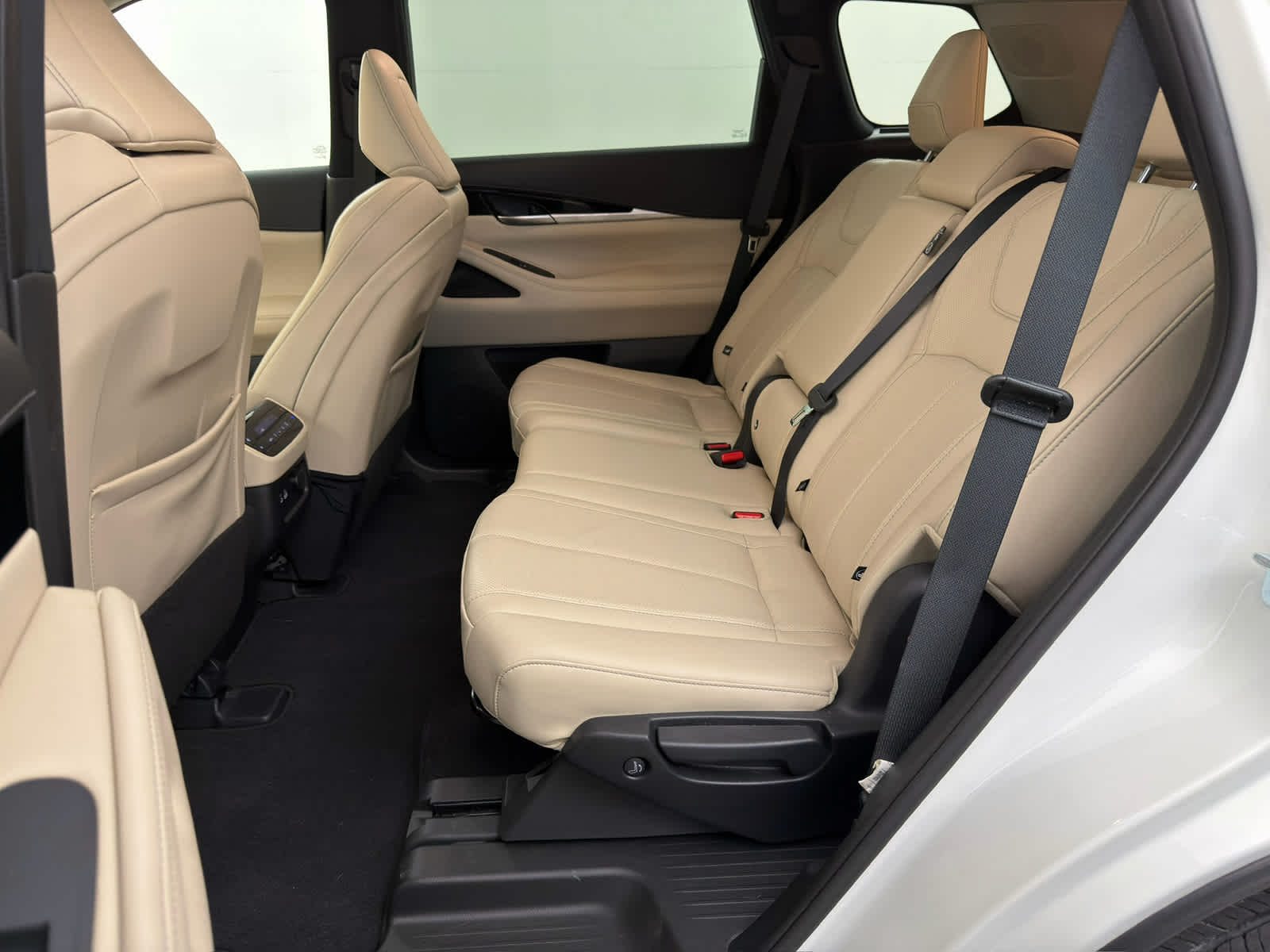2023 INFINITI QX60 PURE