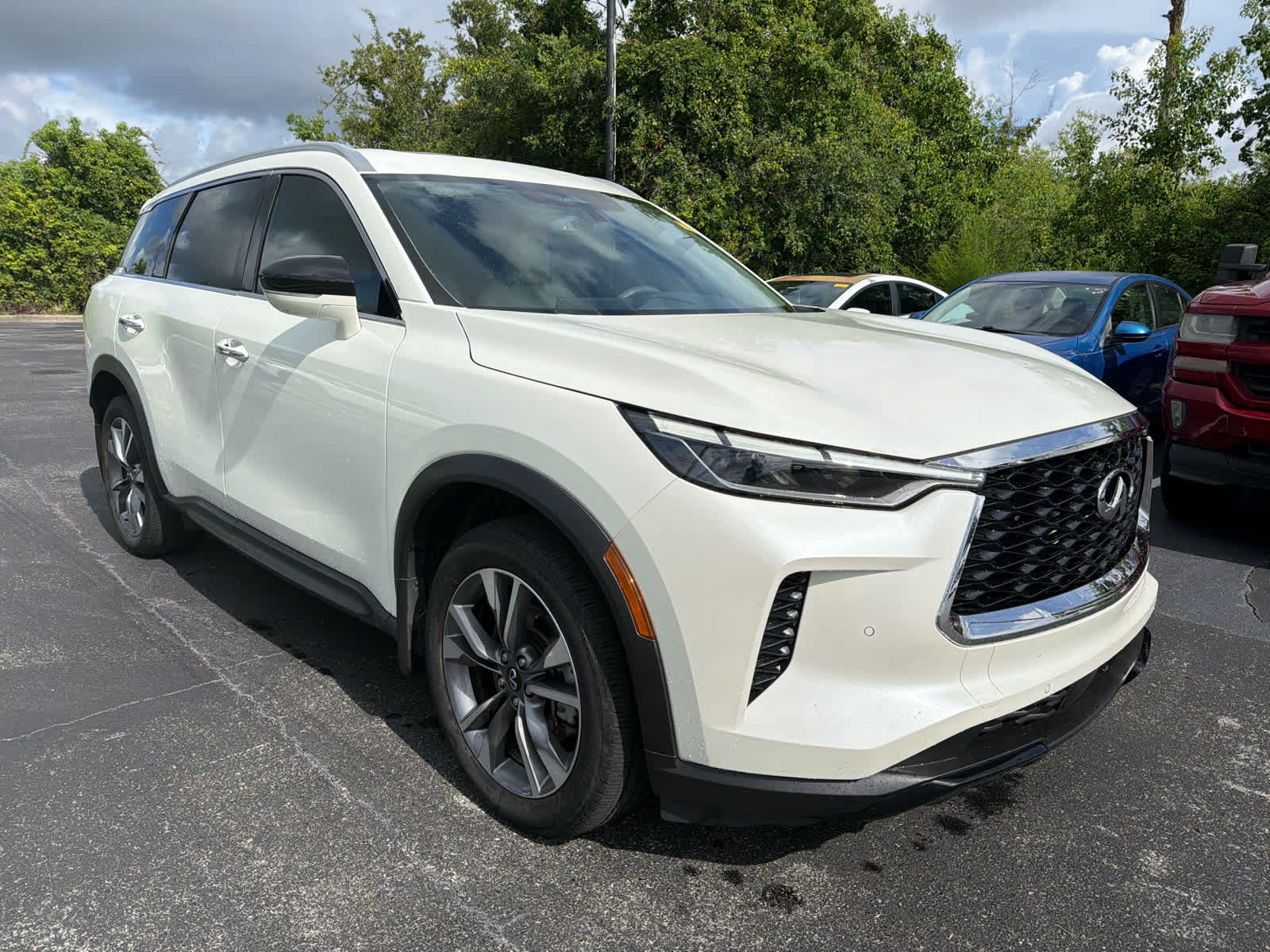 2024 INFINITI QX60 LUXE