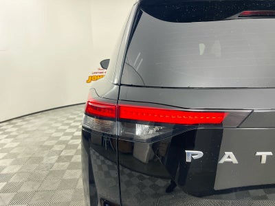 2023 Nissan Pathfinder SV
