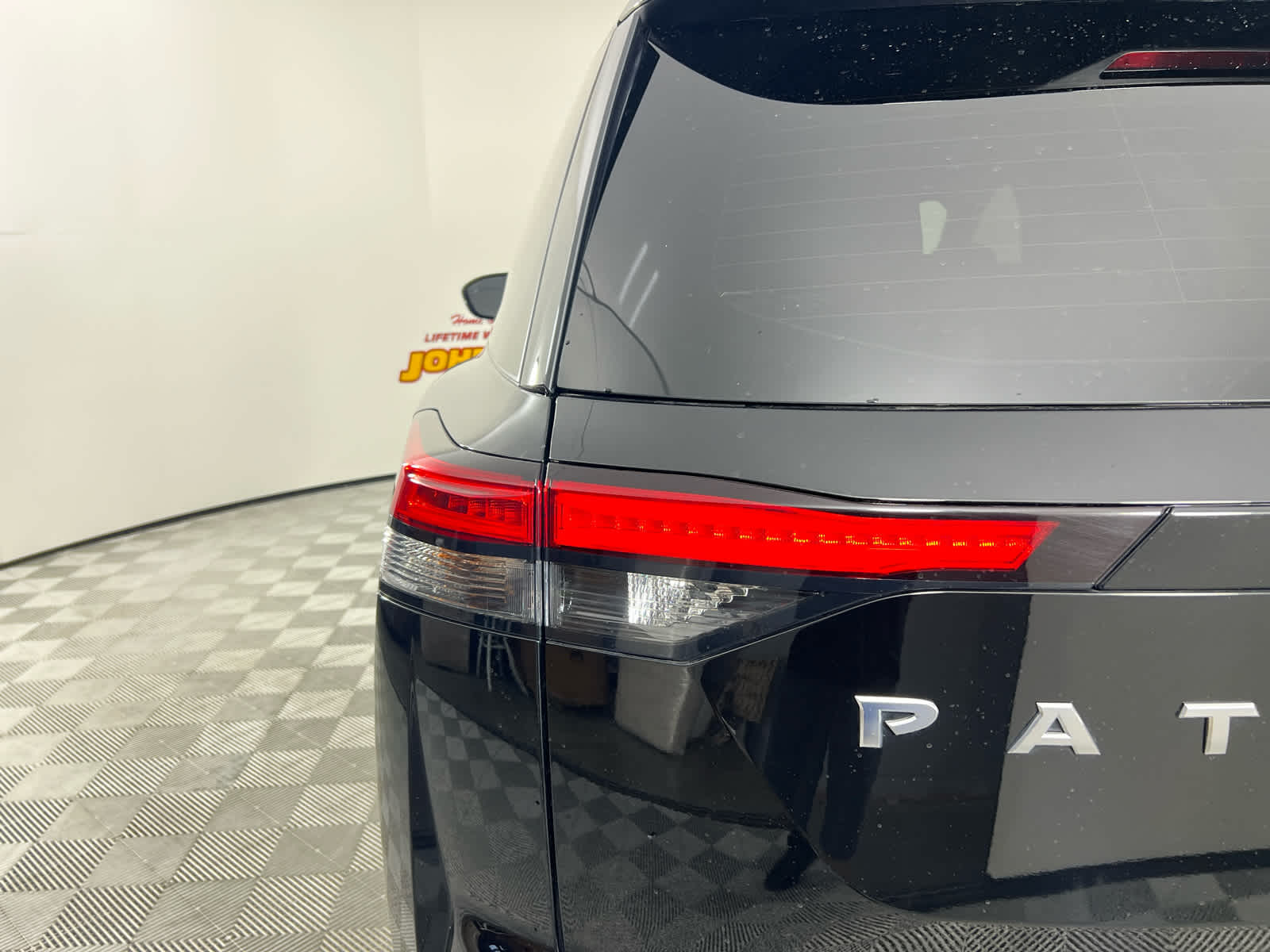 2023 Nissan Pathfinder SV