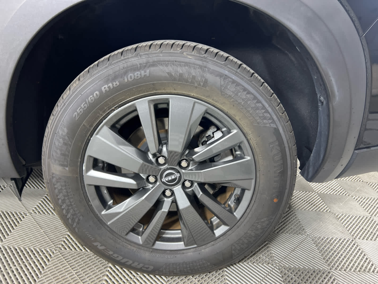 2023 Nissan Pathfinder SV