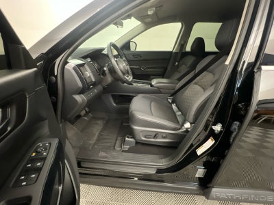 2023 Nissan Pathfinder SV