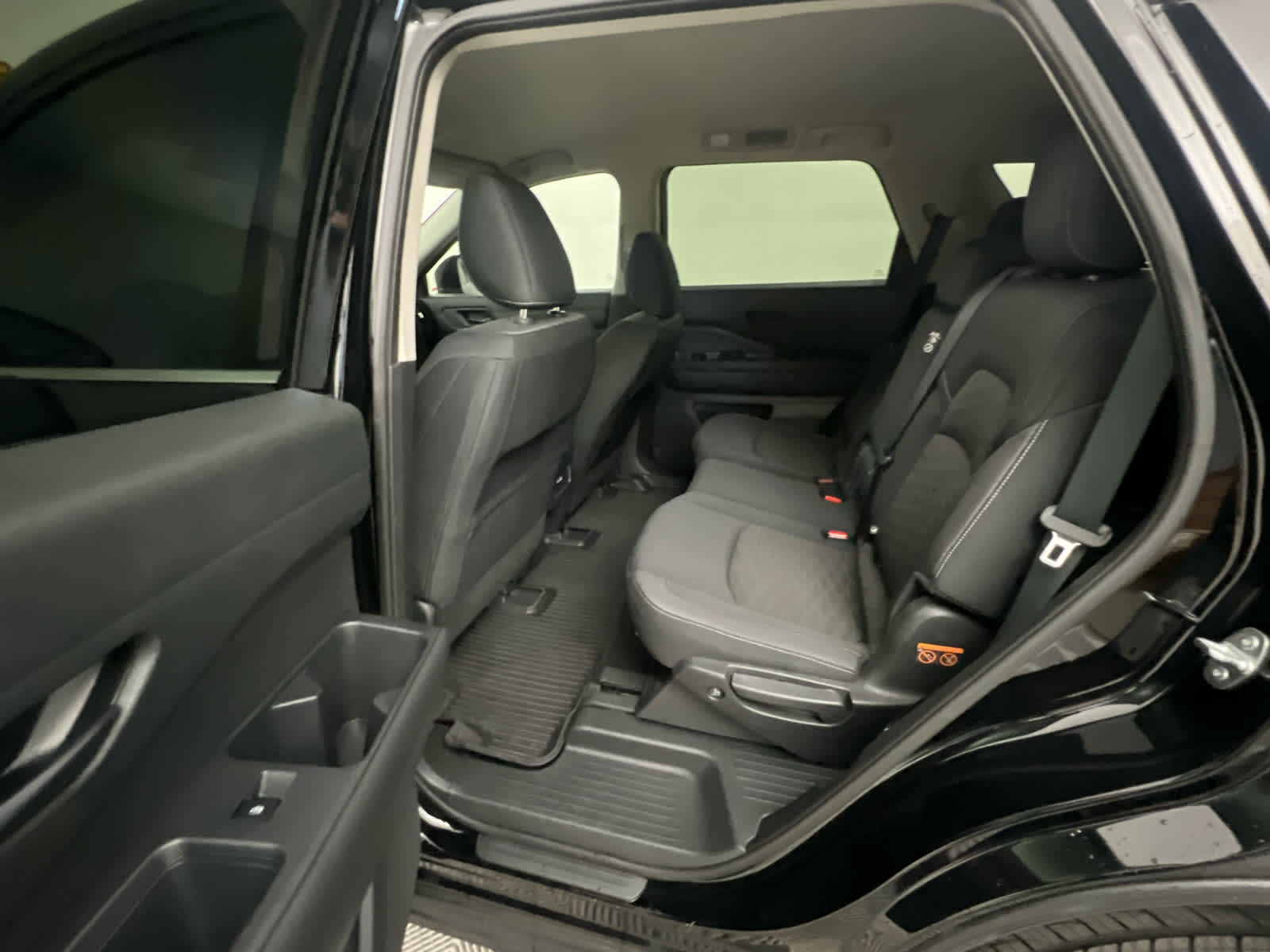2023 Nissan Pathfinder SV