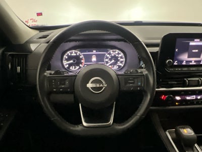 2023 Nissan Pathfinder SV