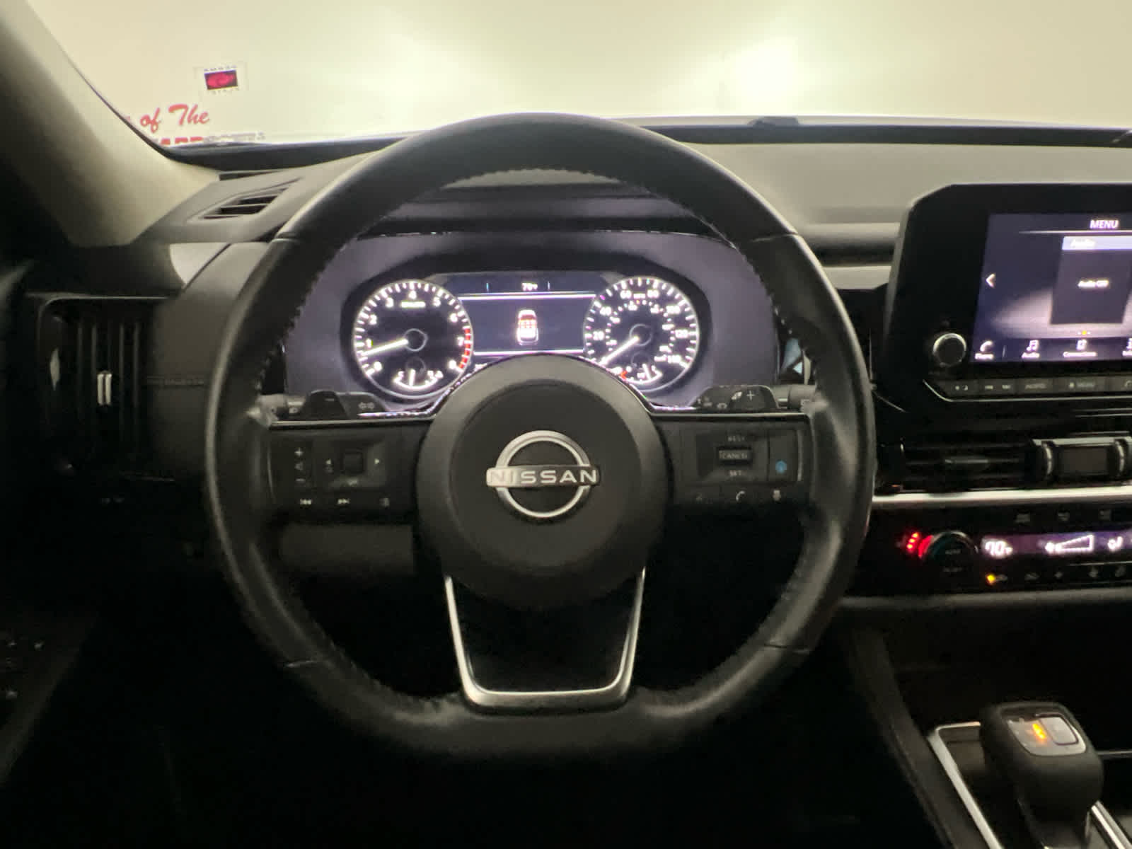 2023 Nissan Pathfinder SV