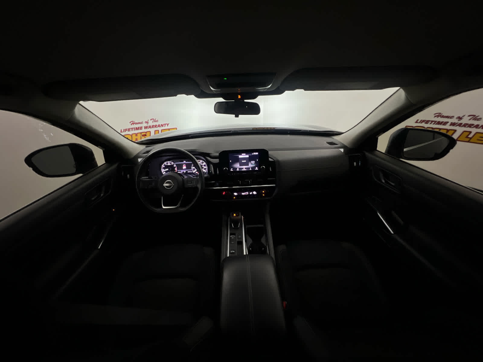2023 Nissan Pathfinder SV