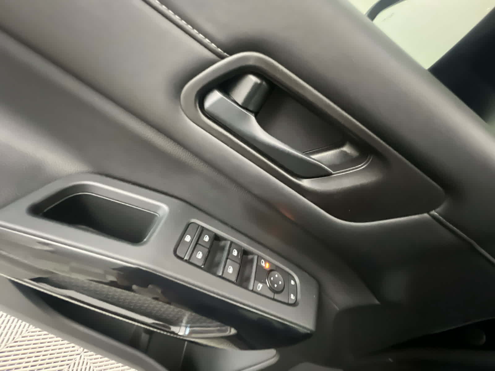 2023 Nissan Pathfinder SV