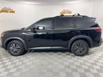 2023 Nissan Pathfinder SV