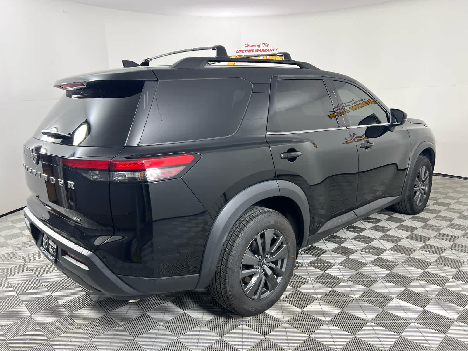 2023 Nissan Pathfinder SV