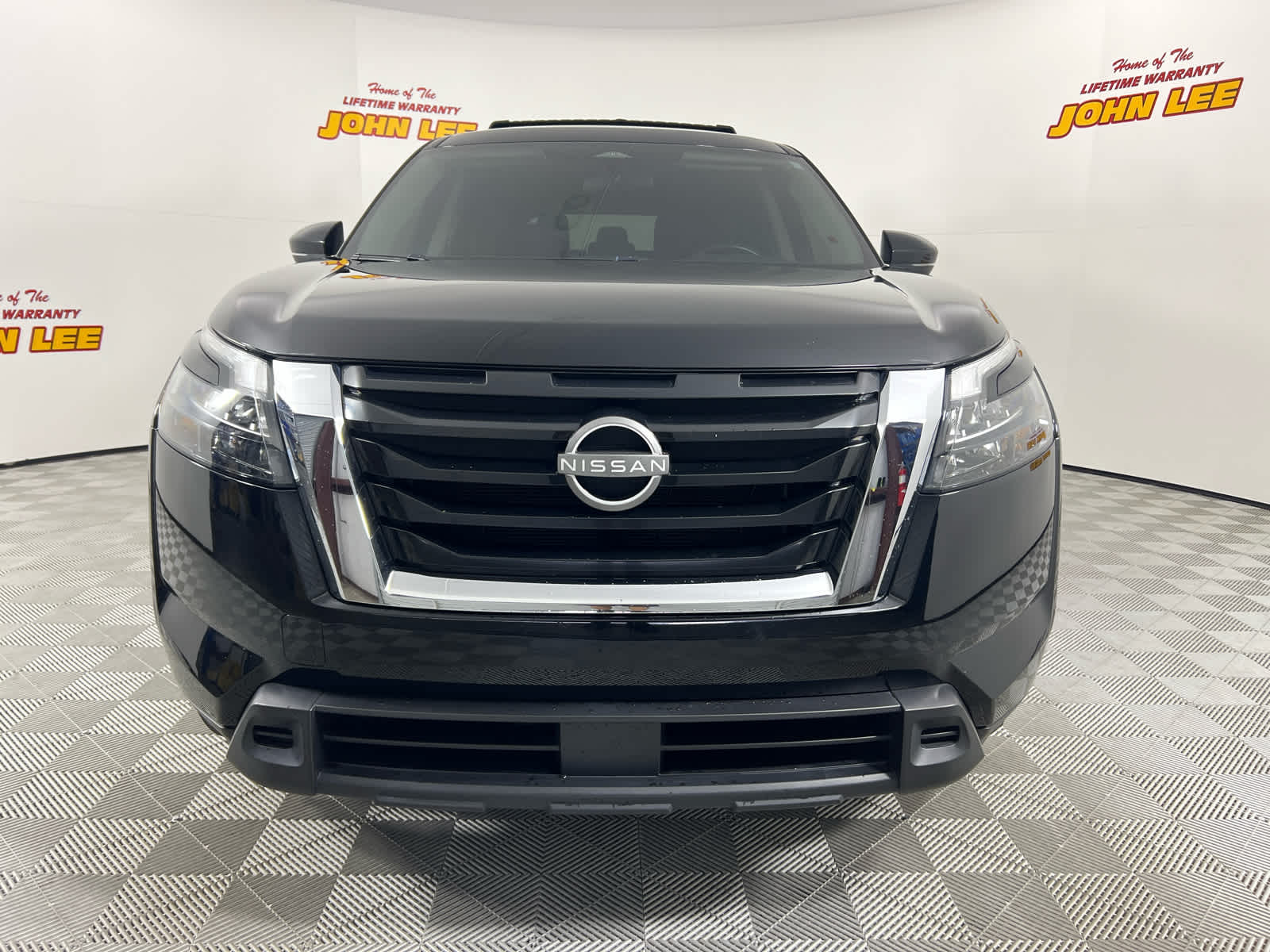 2023 Nissan Pathfinder SV