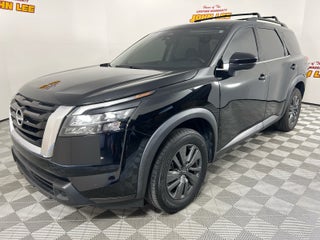 2023 Nissan Pathfinder SV