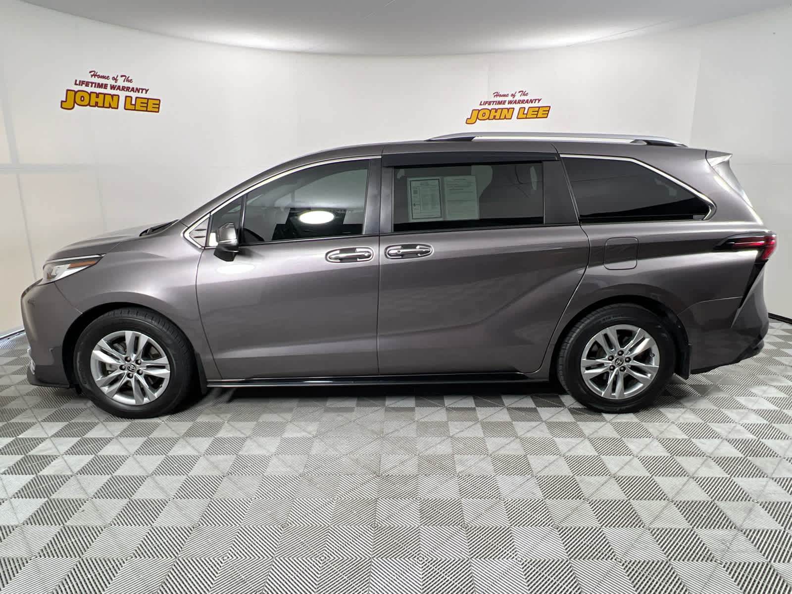 2022 Toyota Sienna Limited