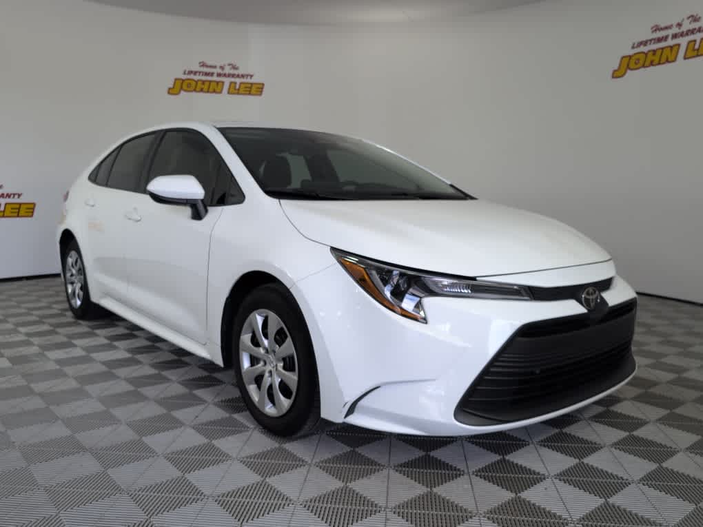 2025 Toyota Corolla LE