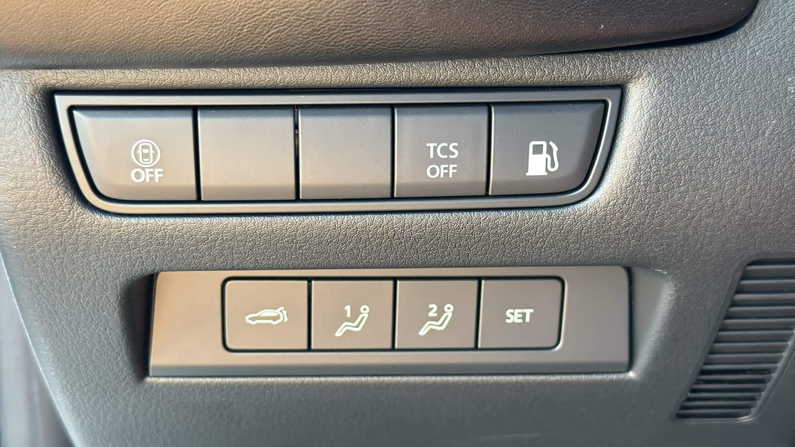 2025 Mazda Mazda CX-50 Hybrid Premium AWD