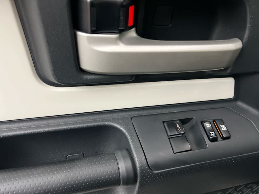 2014 Toyota FJ Cruiser Base