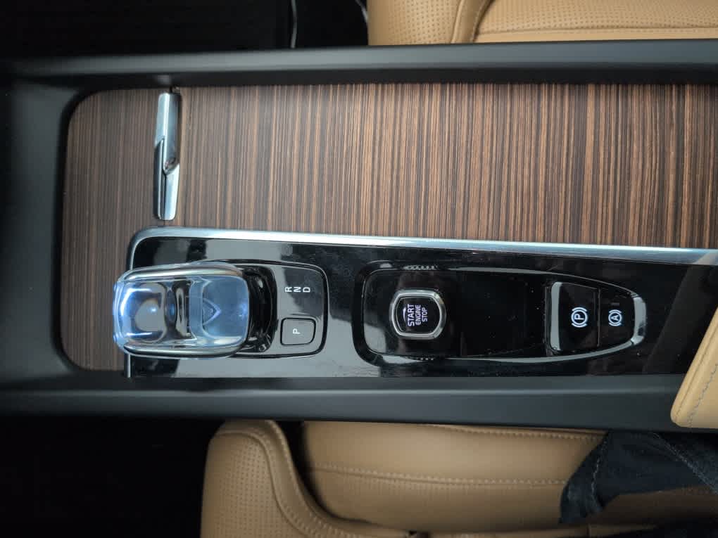 2022 Volvo XC60 Recharge Plug-In Hybrid Inscription